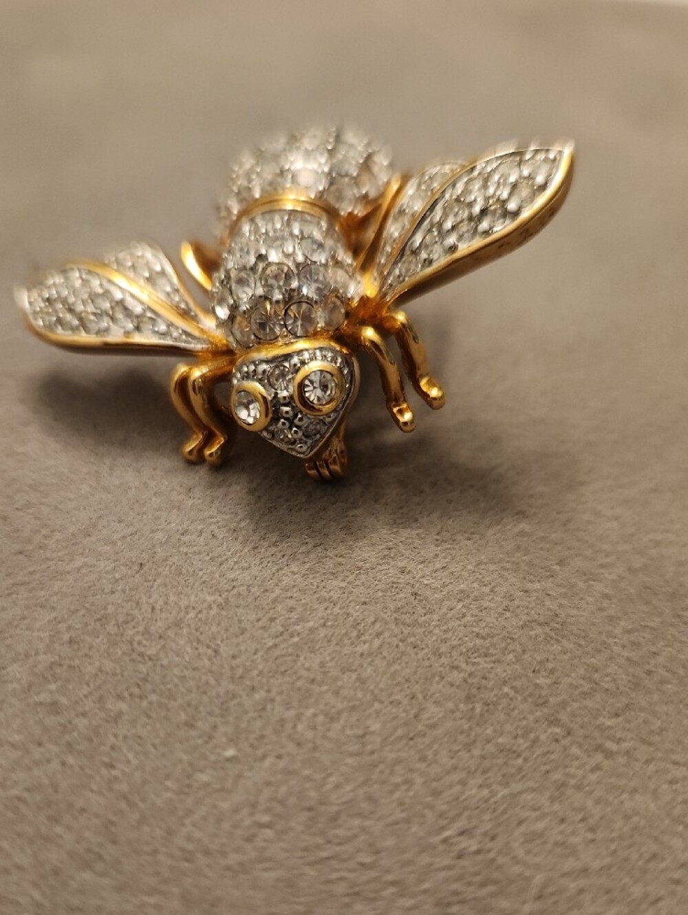Joan Rivers Gold-Tone Crystal Bee Brooch with Clear Rhinestones - Picture 3 of 6